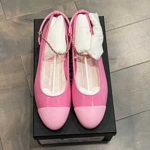 CHANEL Ballerina Flats with ankle chain, Pink/Light Pink, New in Box, size 39